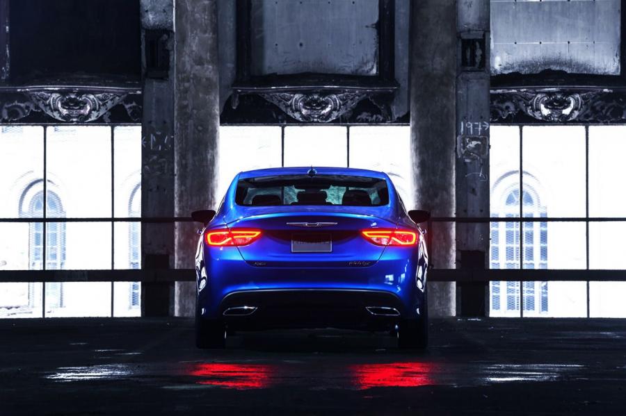  Chrysler 200 2015 года  (фото 64 из 207)